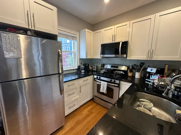 14 Dodge St #1, Cambridge, MA 02139