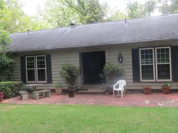351 Westcott Dr, Wetumpka, AL 36093
