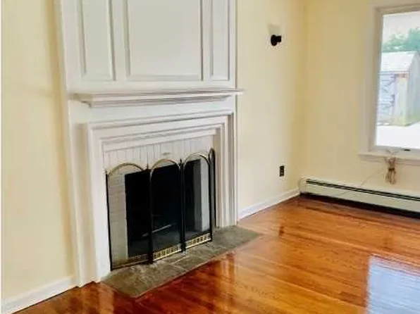 62 Lylewood Dr, Tenafly, NJ 07670