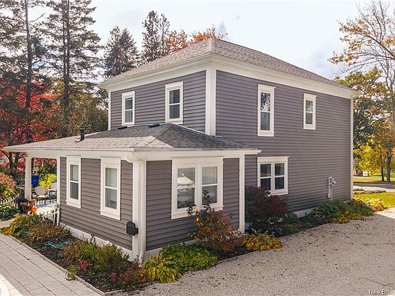 4th image of 44 Riverview Ave