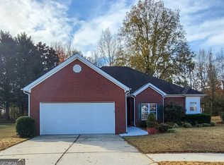 365 Autumn Glen Cir, Fayetteville, GA 30215