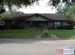 522 S Patrick St, Gonzales, TX 78629