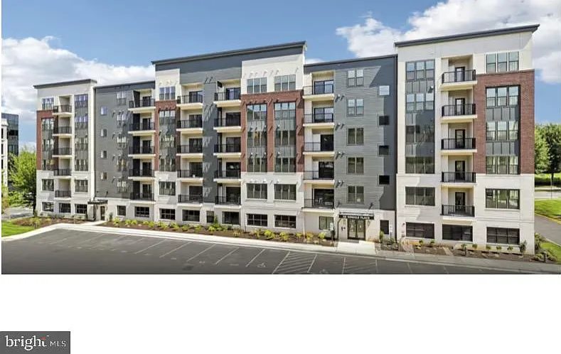 2 bed, 2.0 bath, 1404 sqft, $4,250 — Photo 1