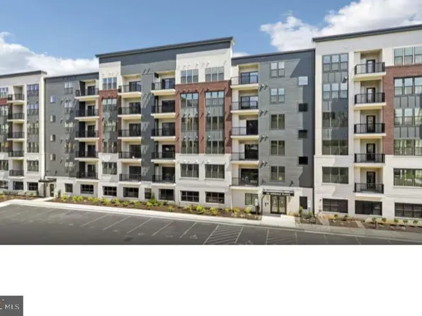125 Kinsale 403, Oxon Hill, MD