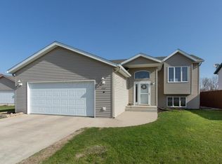 846 Homestead Ct, West Fargo, ND 58078