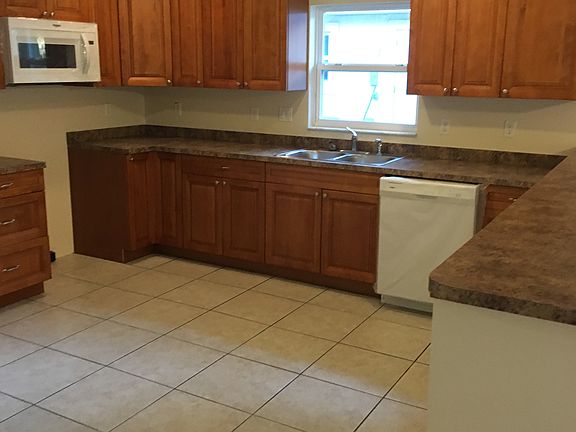 4th image of 8109 33rd Ave N