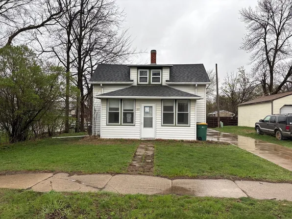 113 E Division St, Ivanhoe, MN 56142