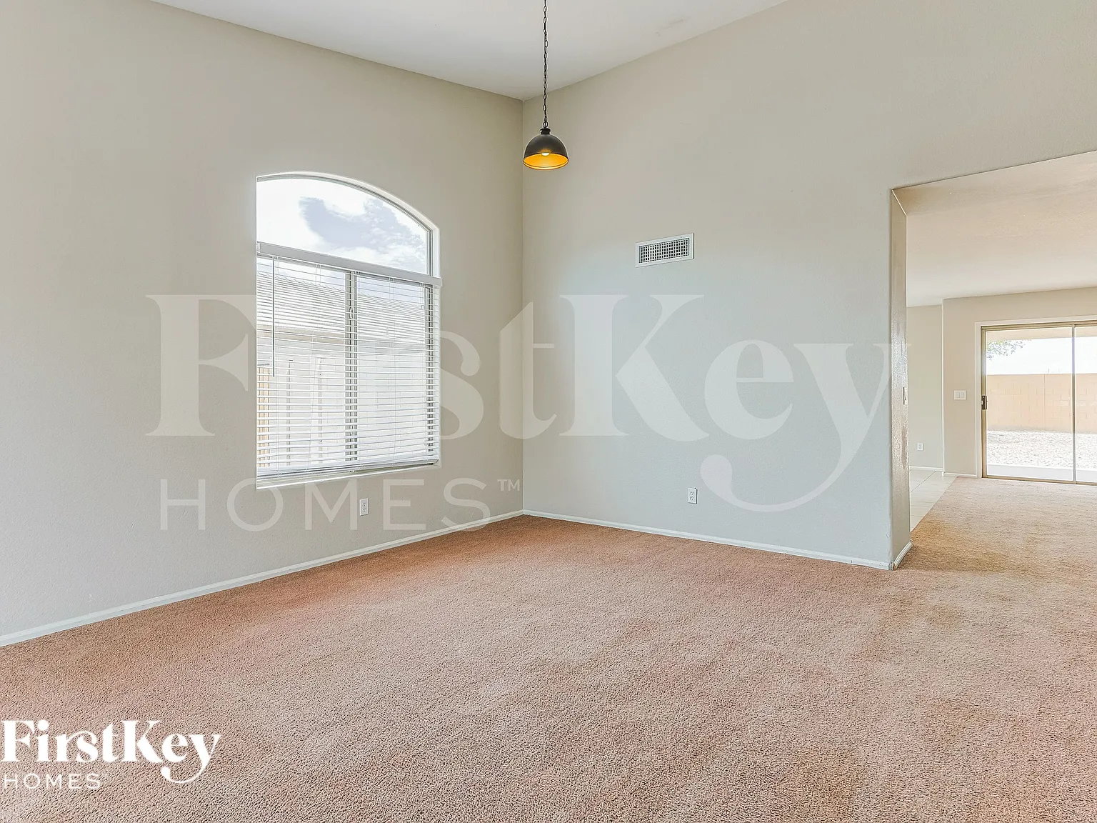4 bed, 2.5 bath, 2110 sqft, $2,165 — Photo 2
