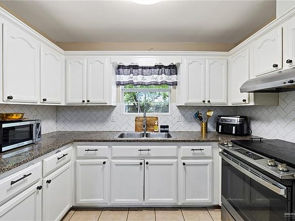 3rd image of 2205 Rebecca Dr