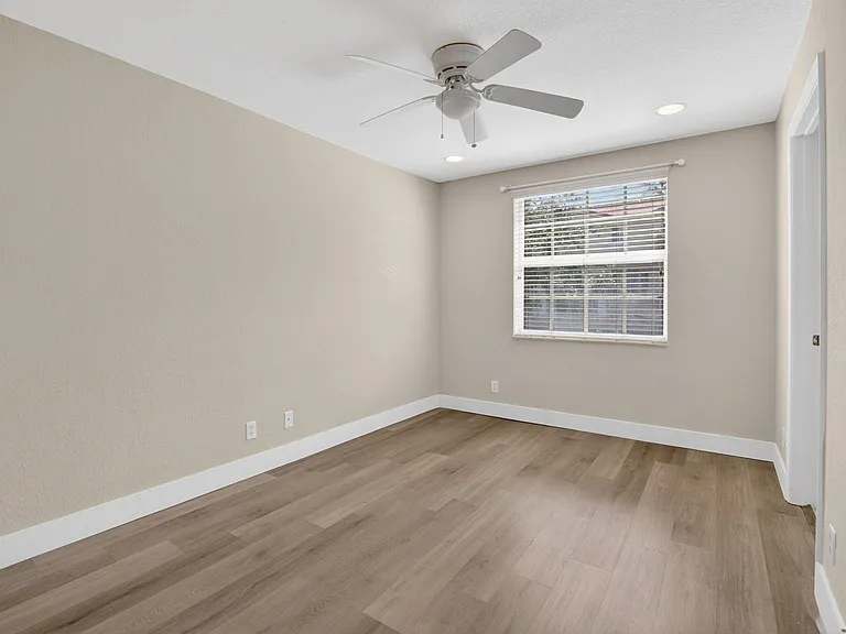 1418 W Wickham Cir #B — Photo 14