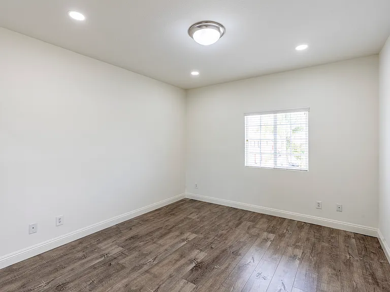 10623 Mona Way — Photo 26