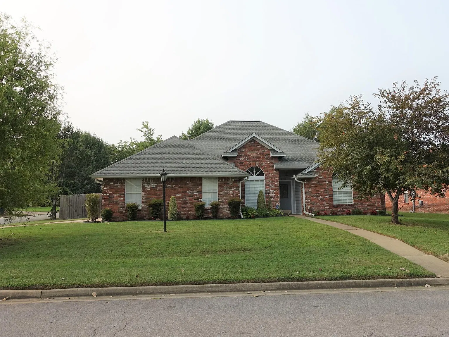 2401 Fordham Ave — Photo 1