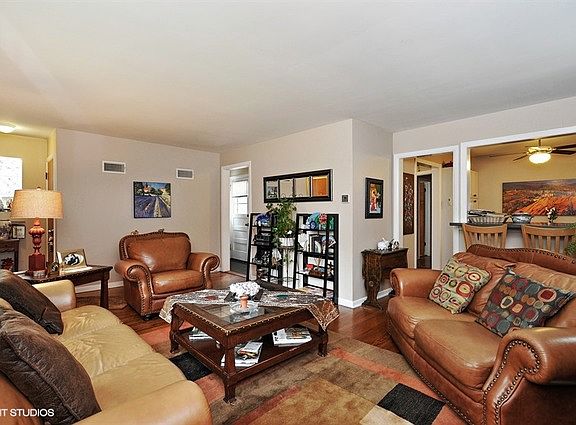 3rd image of 7121 N Ionia Ave