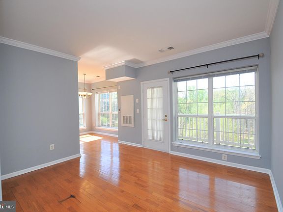 3rd image of 4550 Strutfield Ln APT 2217