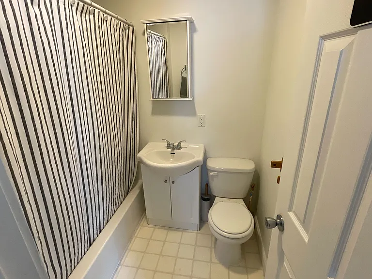 2698 Cass St — Photo 11