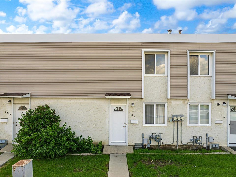 1st image of 186 Cornell Ct NW