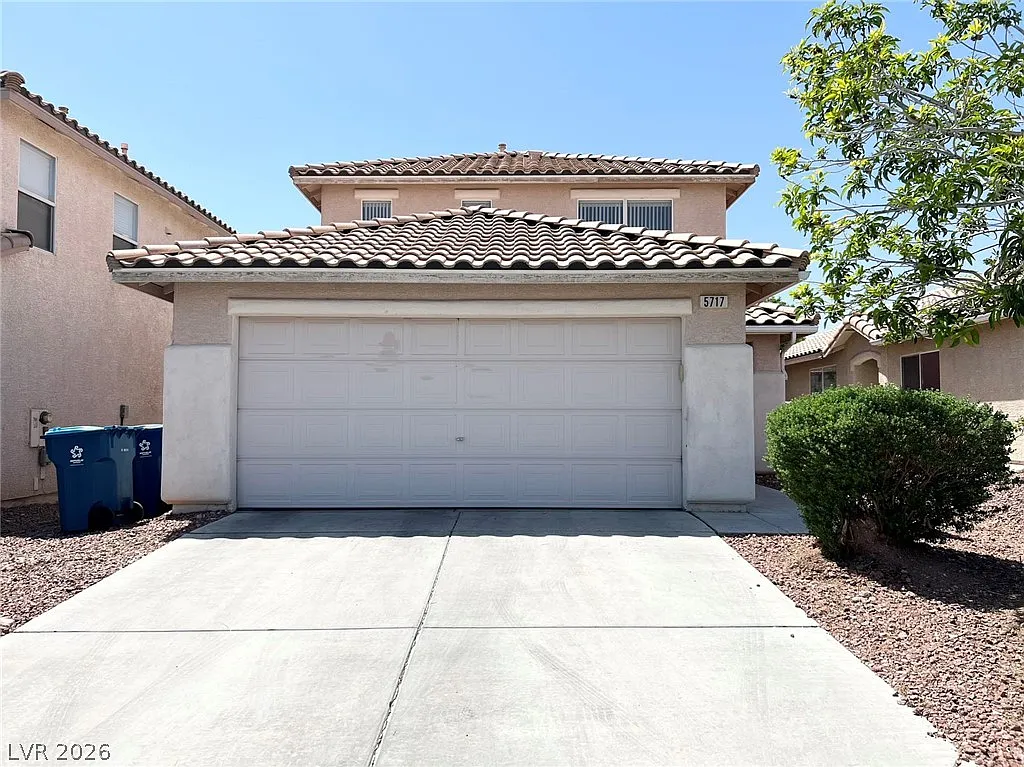 3 bed, 2.5 bath, 1824 sqft, $2,195 — Photo 1