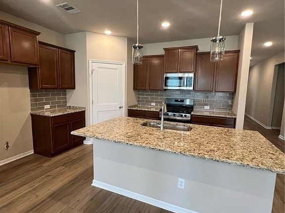 2nd image of 6223 Rockford Dr