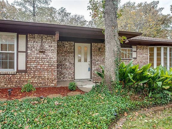 3rd image of 2929 Wentwood Dr