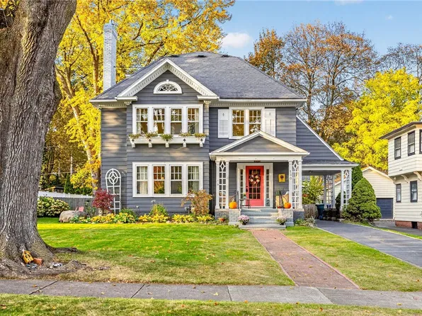 130 Corwin Rd, Rochester, NY 14610