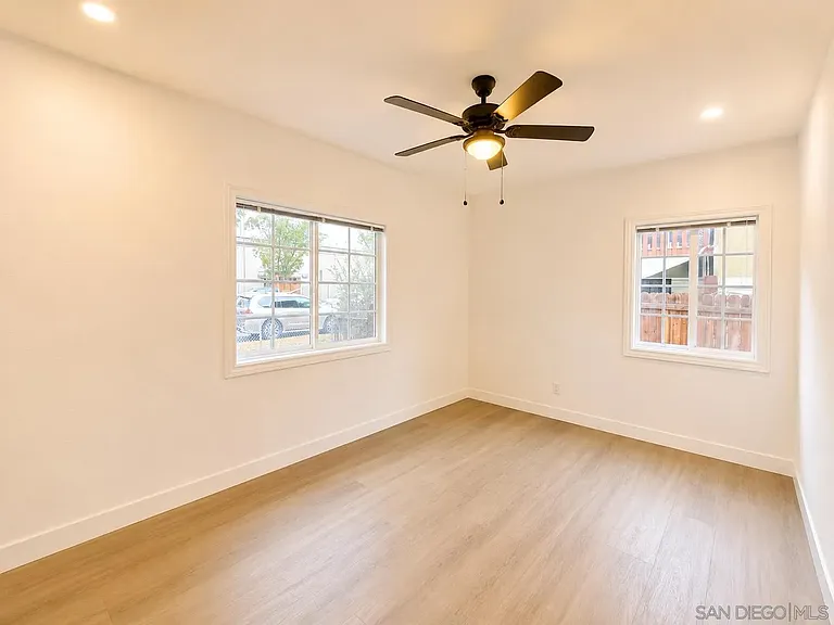 127 W 5th Ave — Photo 13