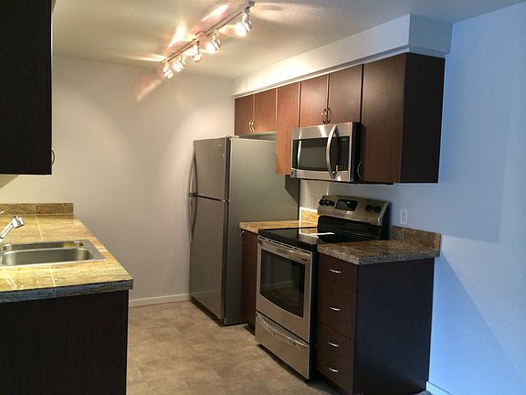 4th image of 916 3rd Ave #302A
