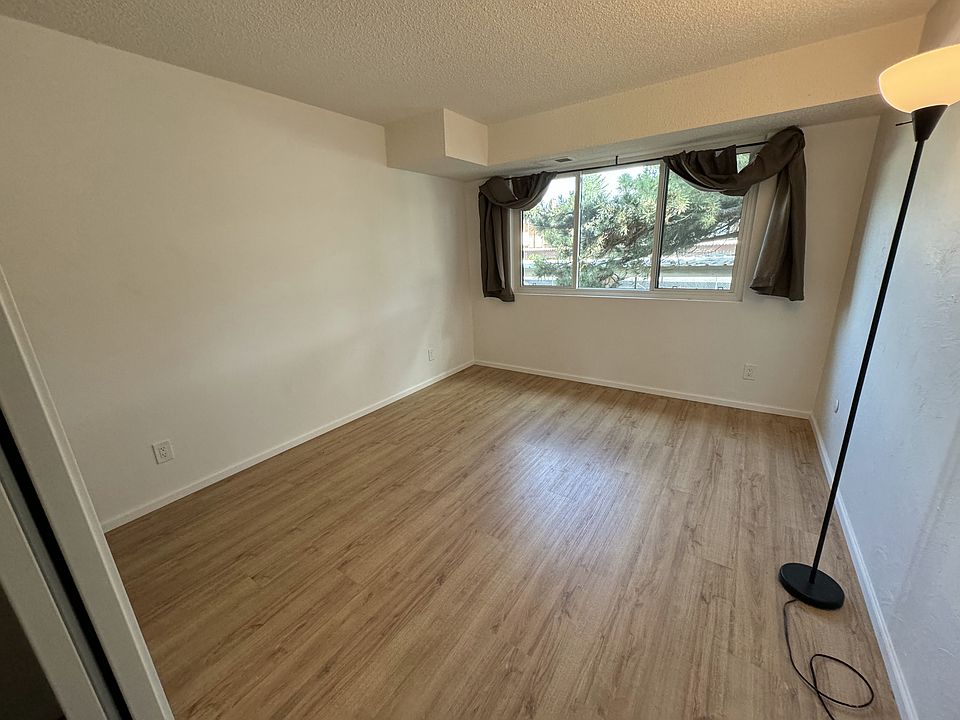 Available Bedroom for Rent