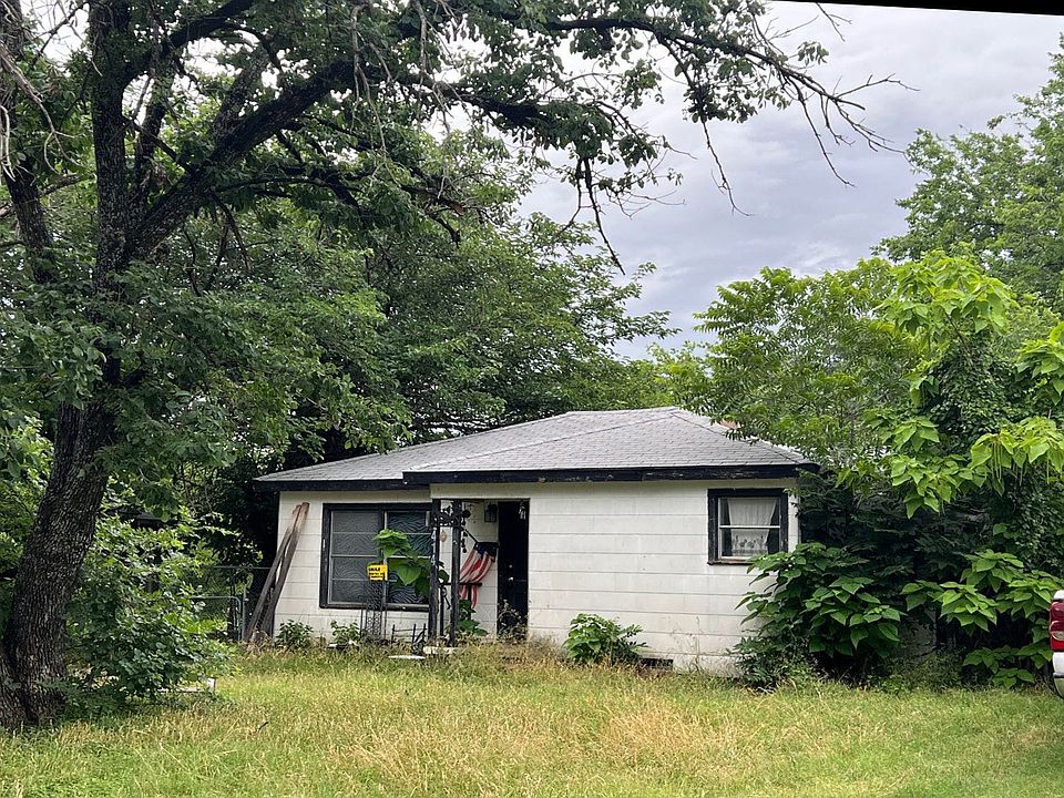 2nd image of 414 NE 33rd St