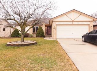 51755 Salvatori Dr, Chesterfield, MI