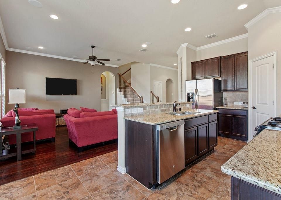 1st image of 805 Park Place Ln