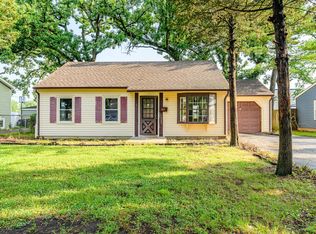 4 E Pine St, Streamwood, IL 60107