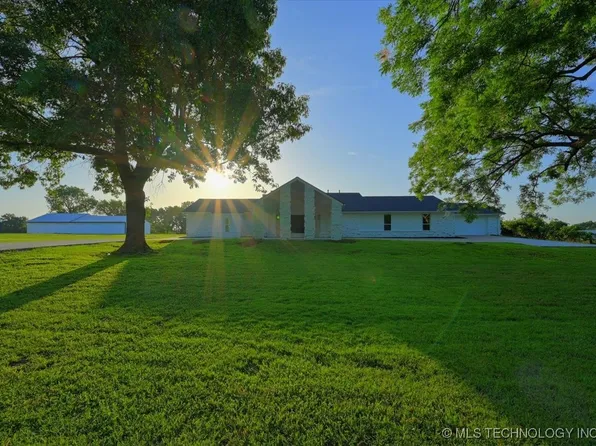 13973 S 237th East Ave, Coweta, OK 74429