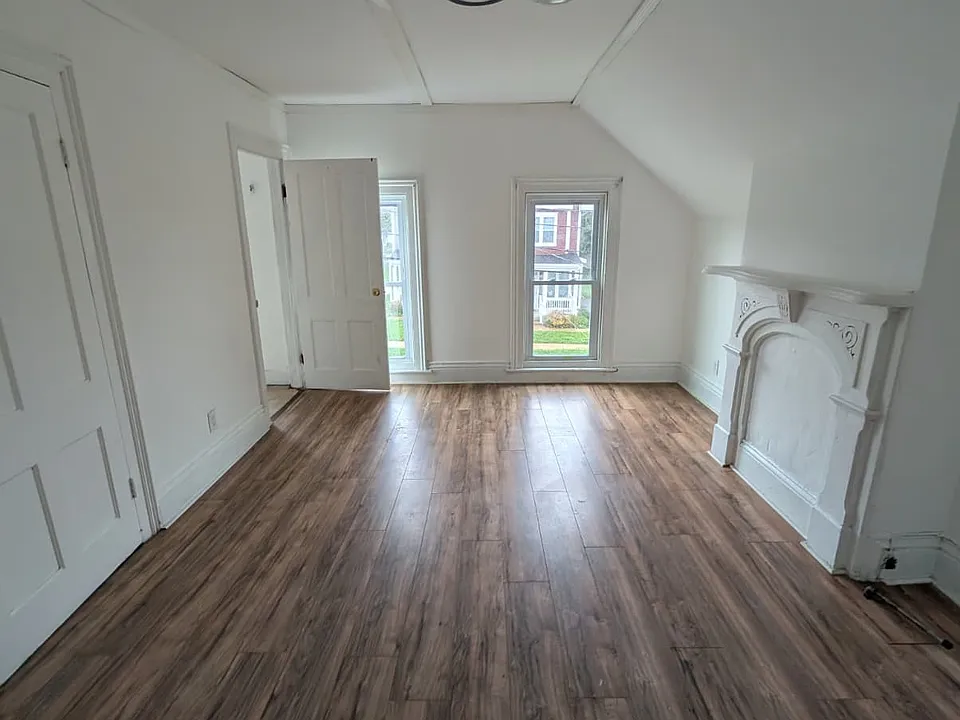 82 Adams St #2