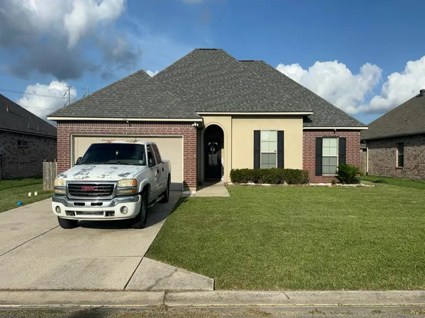 302 Country Lakes Trl, Rayne, LA 70578