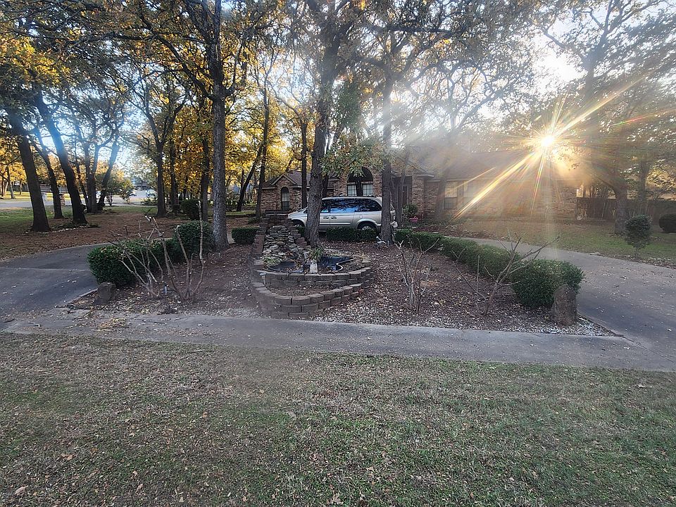 1st image of 104 Hillcrest Dr