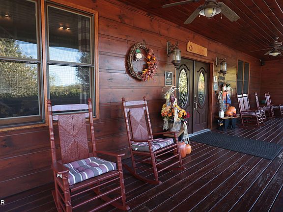 11th image of 2149 Seaton Springs Rd