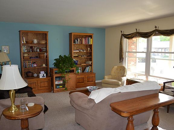 3rd image of 669 Timberlane Dr