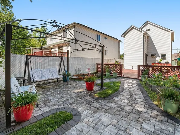 107 Winant St, Staten Island, NY 10303
