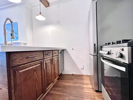 Rented by Compass | media 18