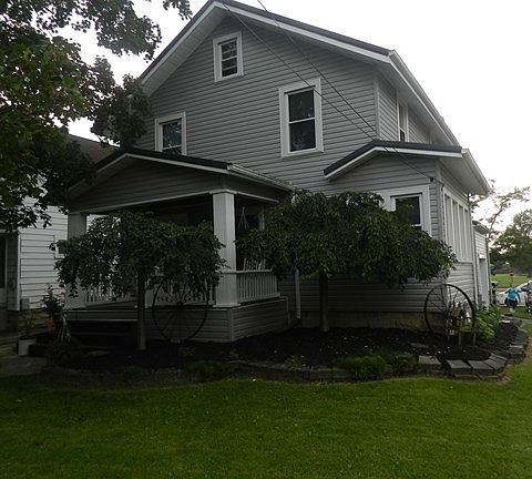 5th image of 495 Forest St