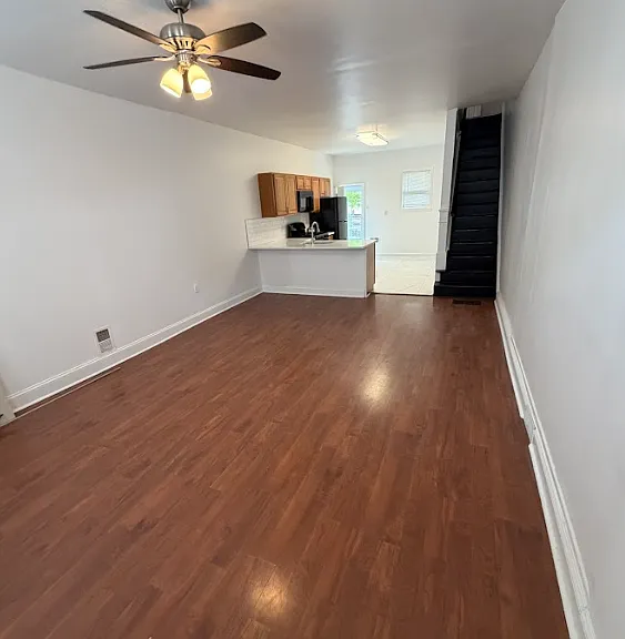 2415 N Douglas St — Photo 2