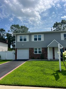 54 Evergreen St #A, West Babylon, NY, 11704
