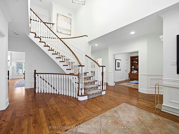 5th image of 100 Rathburn Rd