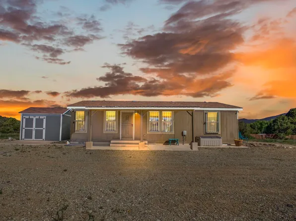 27A Camino De La Acequia Madre, Penasco, NM 87553