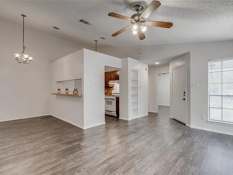 11405 Walnut Ridge Dr #B — Photo 3