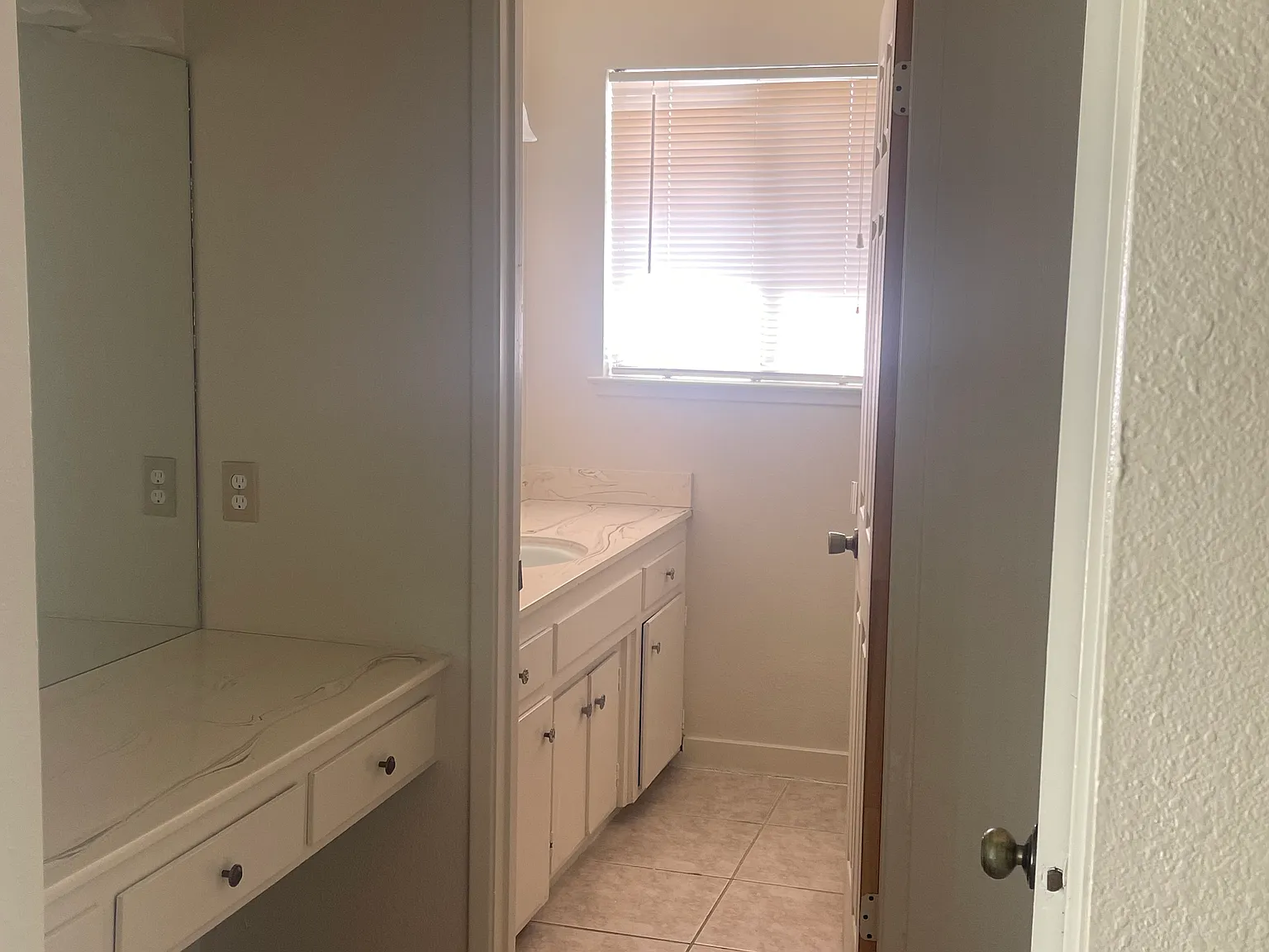3 bed, 1752 sqft, $2,300 — Photo 3