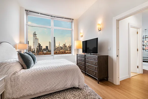 Rented by Compass | media 2