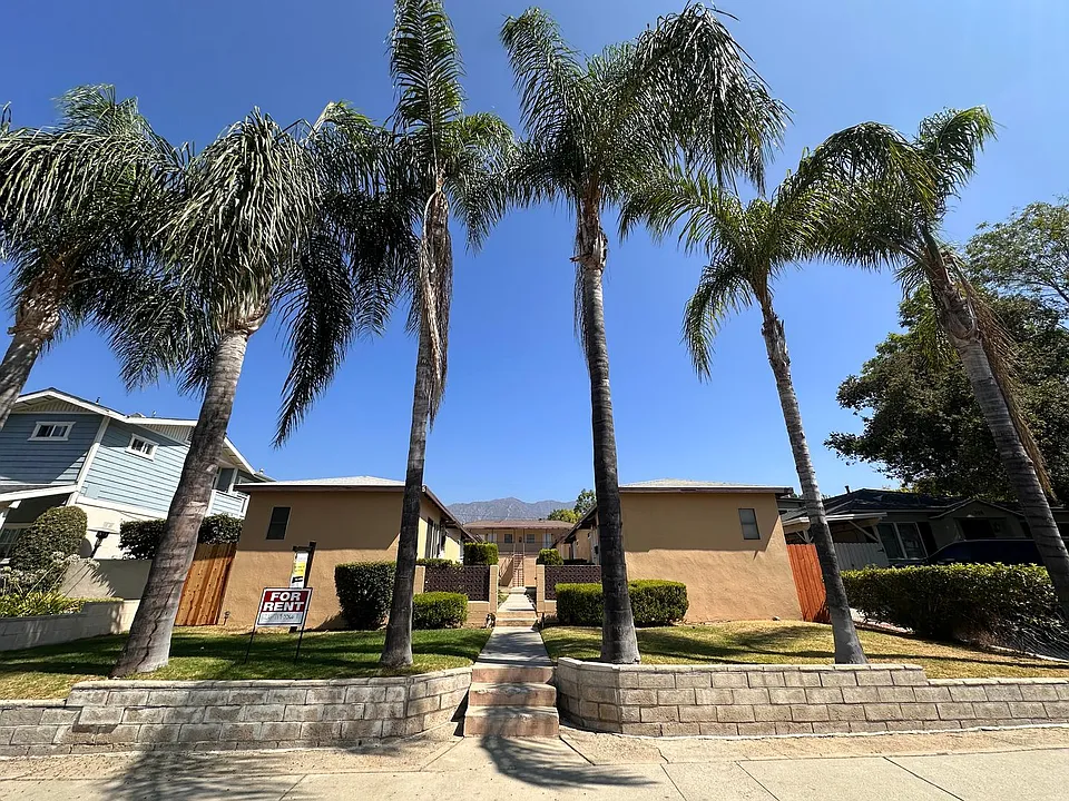 305 E Colorado Blvd
