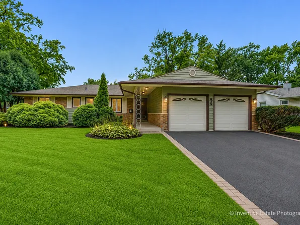825 Oxford St, Downers Grove, IL 60516