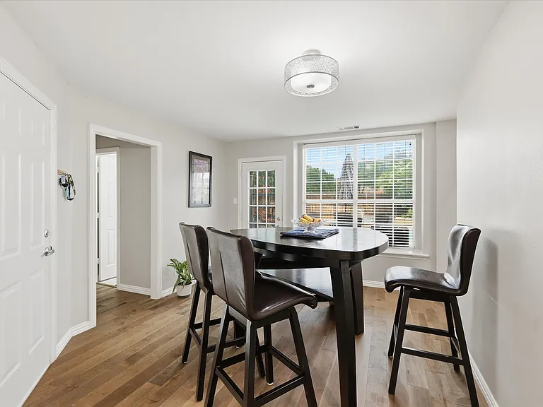 600 Raintree Cir — Photo 19